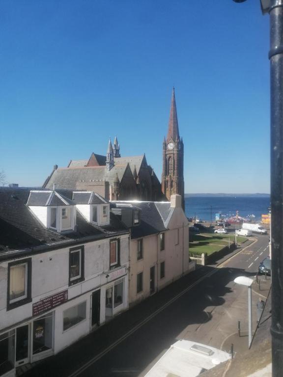 Lighthouse Apartment Largs Exterior foto